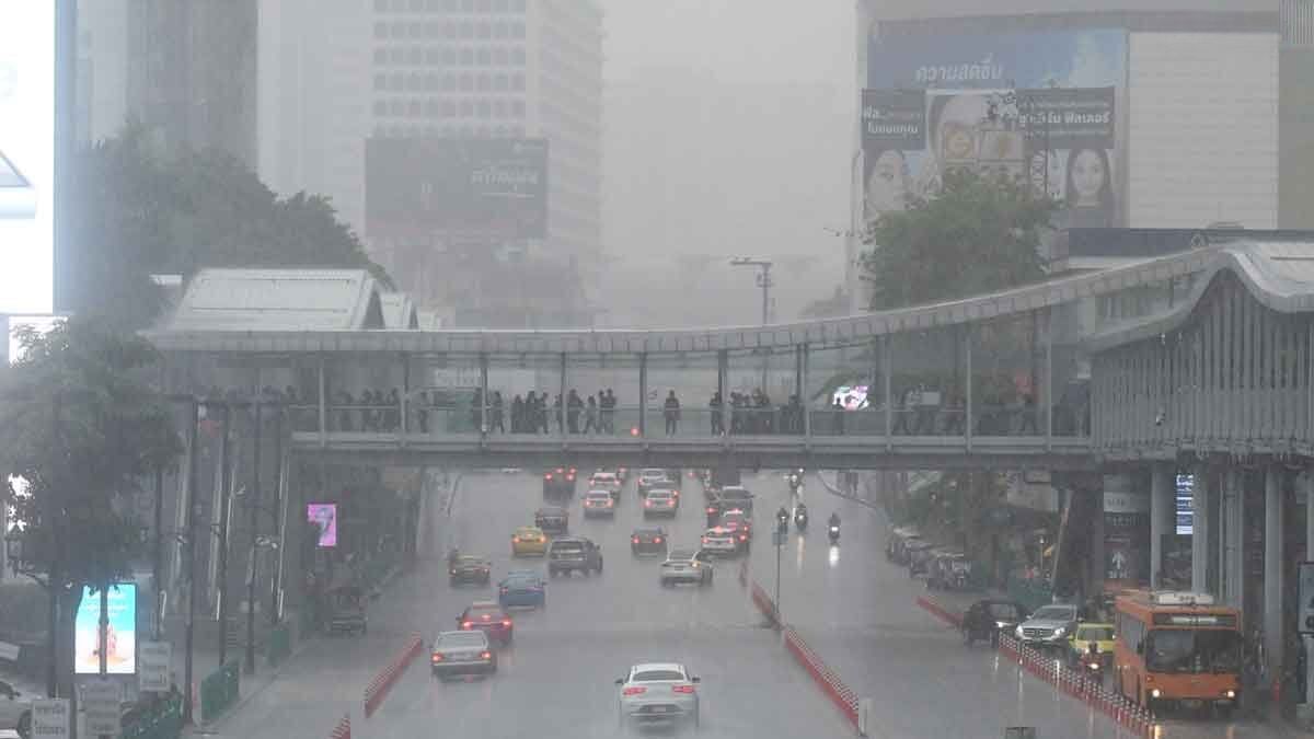 Bitterly cold weather persists in Thailand with heavy monsoons