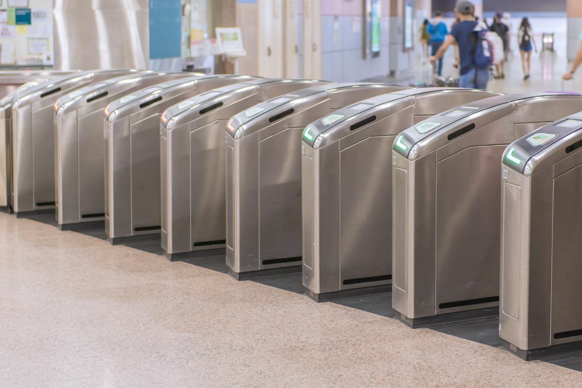 Japanese credit cards stolen Bangkok MRT