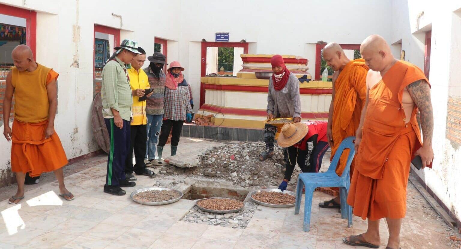 Thousands of ancient amulets unearthed at Suphan Buri temple