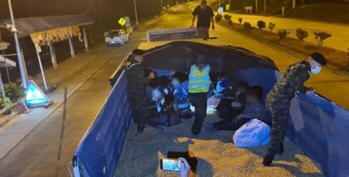 26 illegal immigrants found hidden in corn truck in Mae Sot