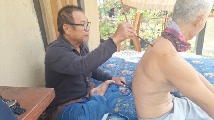 Miracle healer in Mueang Phayao offers relief for ailments