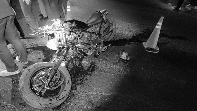 Motorcyclist dies in high-speed crash at Pathum Thani intersection