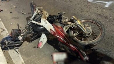 Motorcycle-car crash on Khlong Khlung Bridge leaves one dead | Thaiger