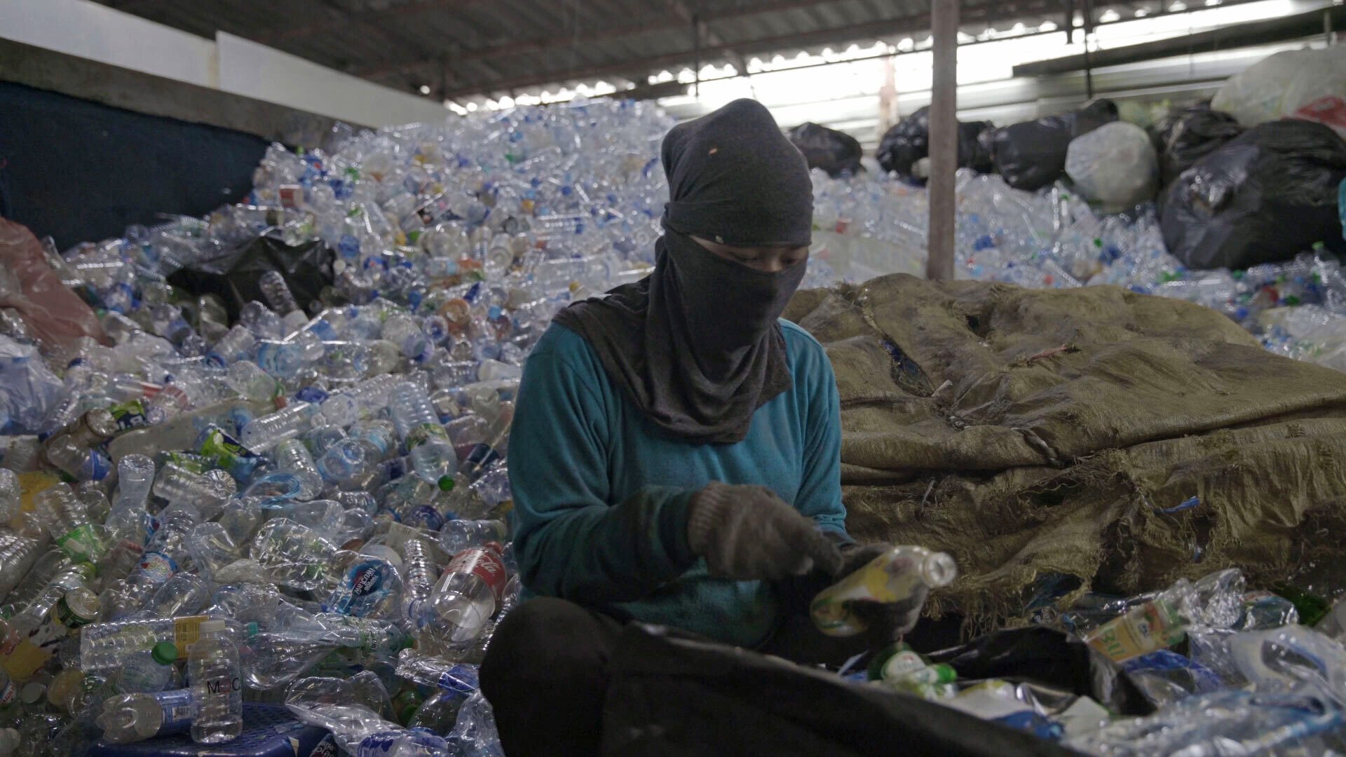 Thailand tackles plastic waste imports crisis head-on (video)