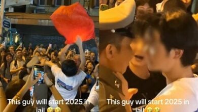 Tourist halted from releasing sky lantern in Chiang Mai (video)