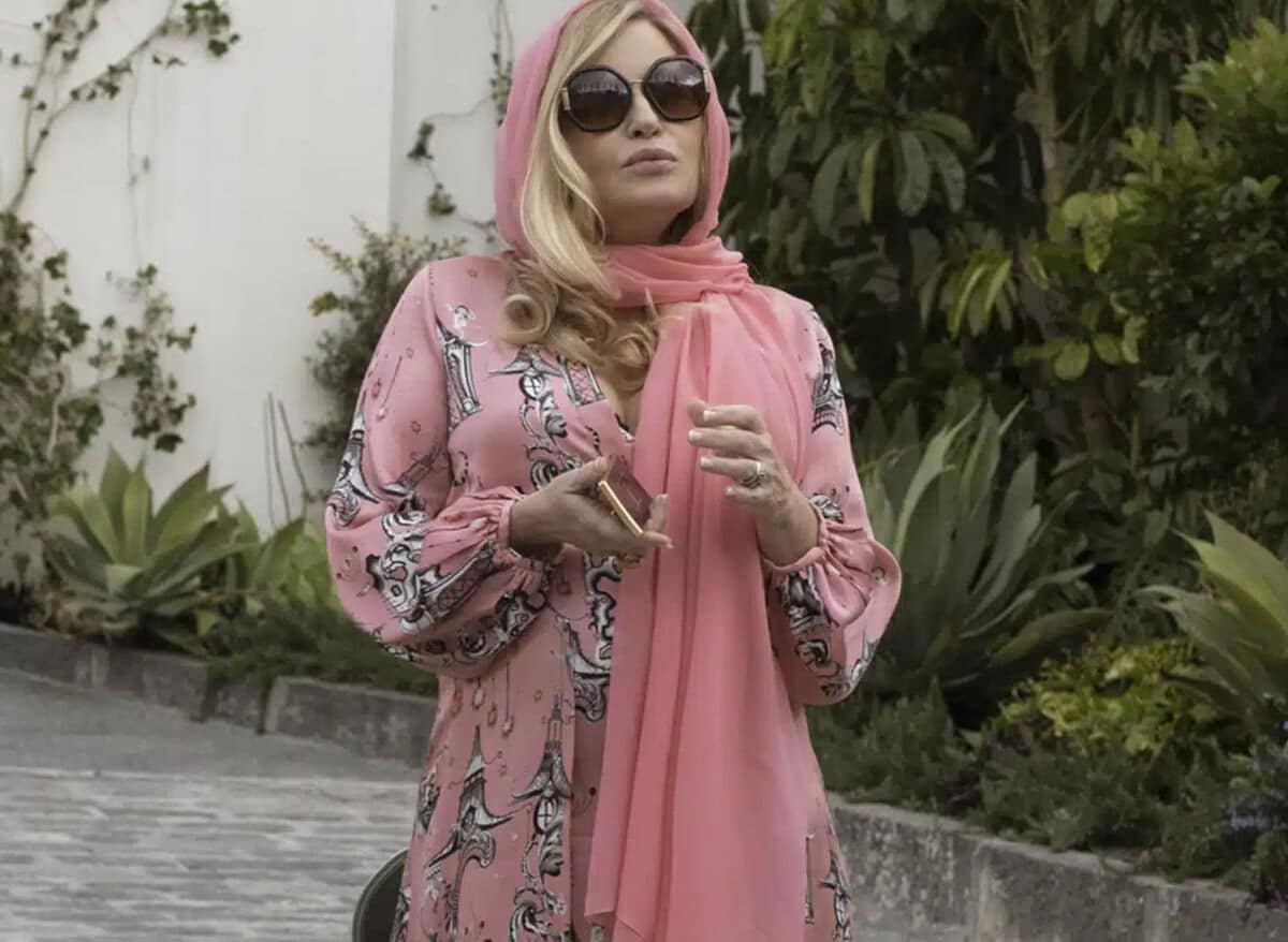 Tanya McQuoid, played by Jennifer Coolidge