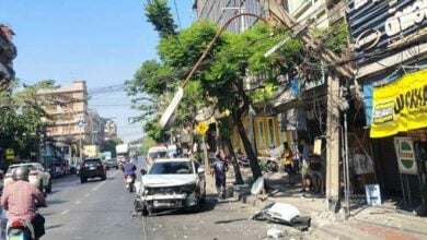 Elderly driver crashes Honda HR-V into pole in Bangkok