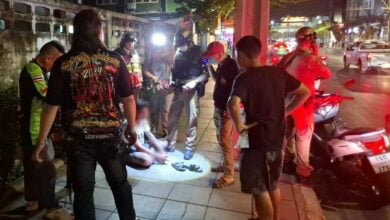 Man arrested for extorting Bangkok residents at bus stop