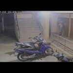 Armed man confronts woman over bathroom noise in Uttaradit (video) | Thaiger