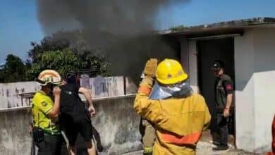 Thai father saves 3 children but dies in house fire in Lampang