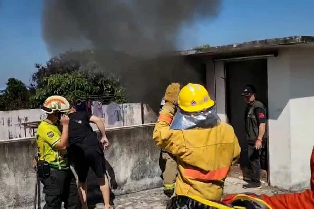 Thai father saves 3 children but dies in house fire in Lampang