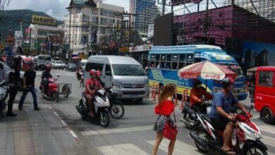 Foreign man attacks Phuket woman for honking while crossing road