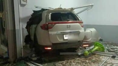 Chinese driver crashes SUV into rental house, injuring 2 (video)