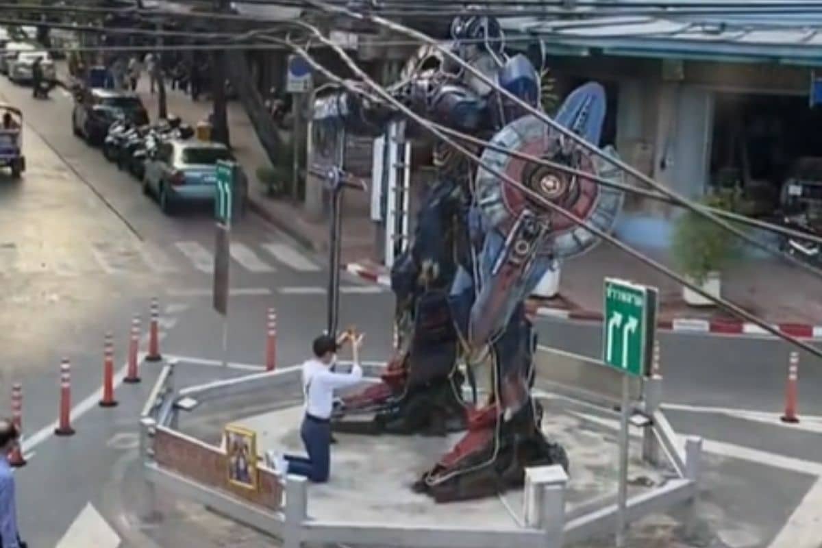 Bangkok bar offers Optimus Prime figure prayers for business success