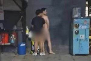 2 men filmed engaging in sexual activity on Bangkok footpath