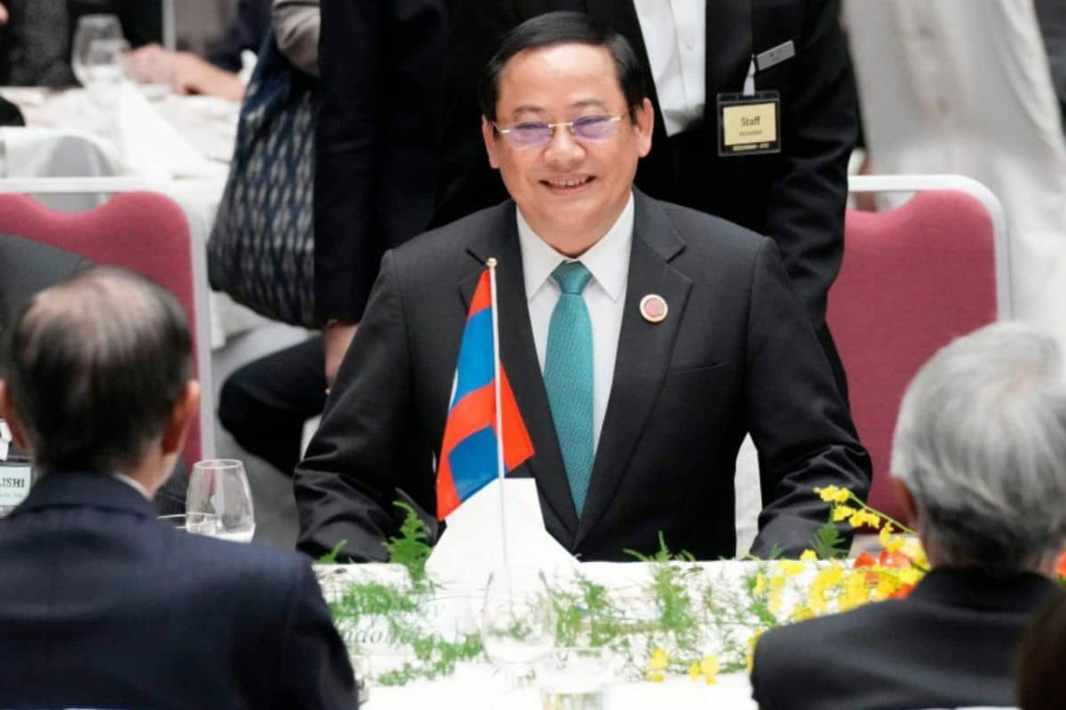 Lao PM visits Thailand to boost ties on 75th anniversary