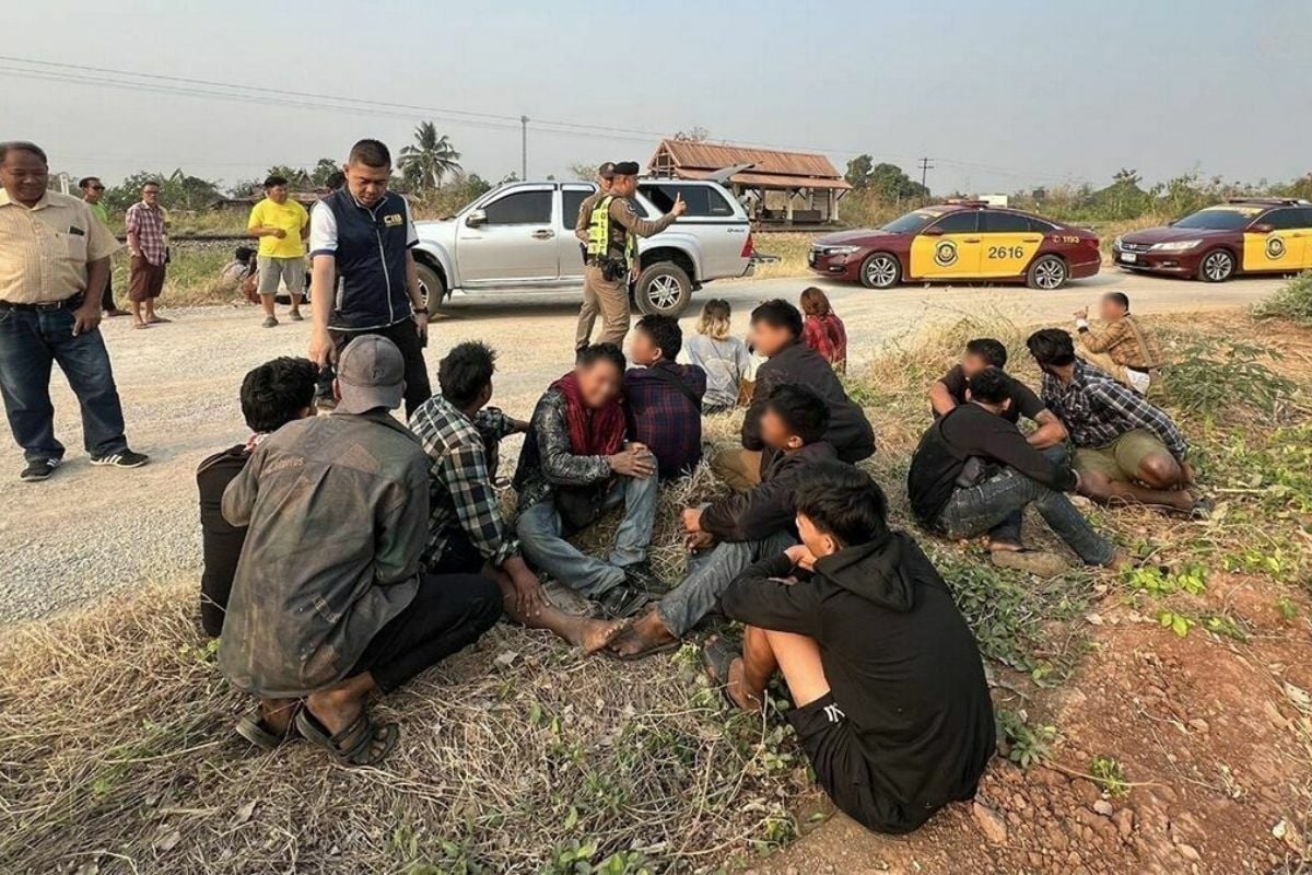 Police arrest 32 in Kanchanaburi smuggling operation