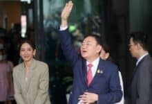 Thaksin vows to end Thai unrest, sparking strategy concerns