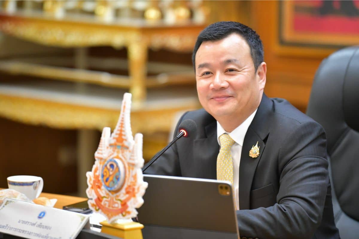 Thailand to introduce 300-baht tourism tax