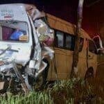 18-wheel truck crash in Phatthalung injures 4, damages van | Thaiger