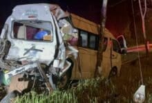 18-wheel truck crash in Phatthalung injures 4, damages van