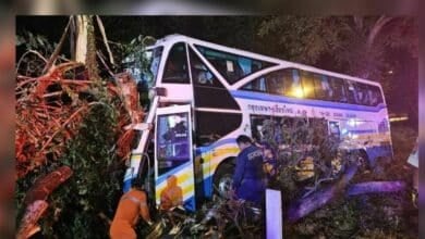 Bus crash in Tak leaves driver, attendant dead, 35 tourists hurt