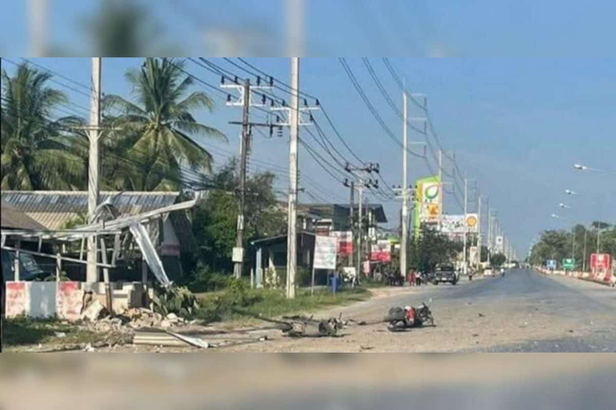 South Thailand: Bomb attack injures four police officers in Pattani