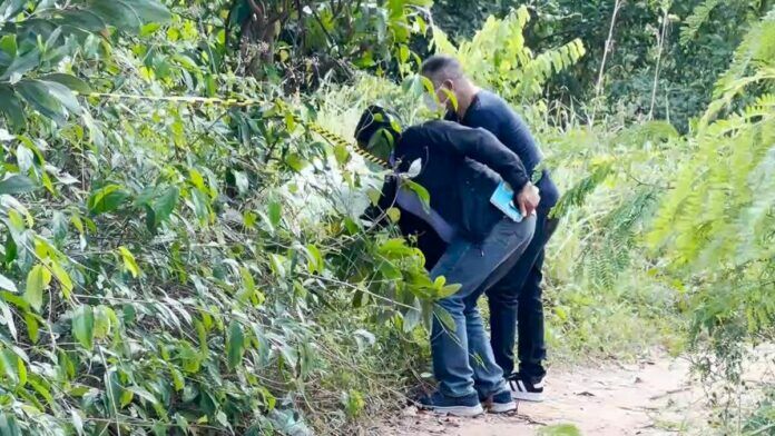 Police investigate body found in sack on Songkhla roadside