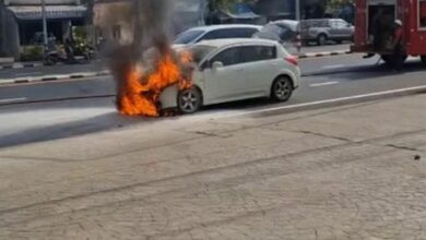 Car blaze prompts evacuation in Ubon Ratchathani