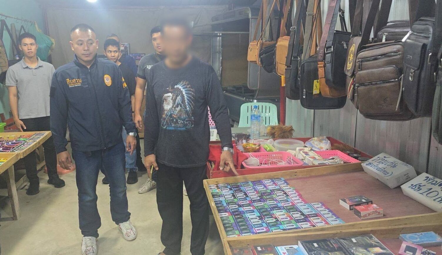 Smoke and mirrors: Cops bust fake bag shop selling e-cigarettes