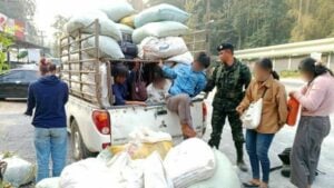 Police intercept vehicle with 15 illegal migrants in Kanchanaburi