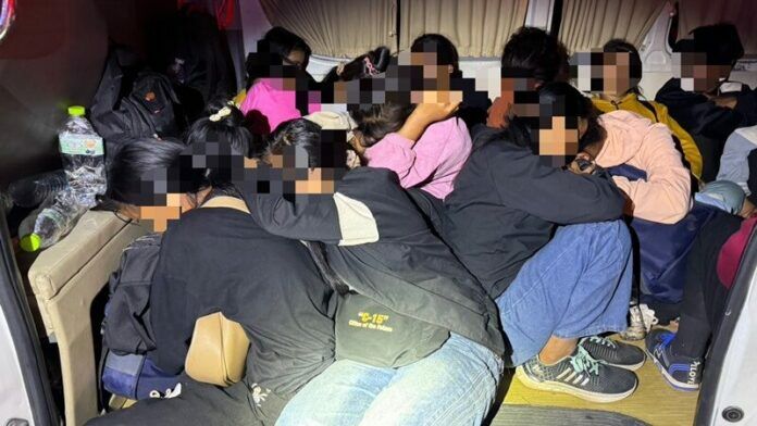 Ayutthaya police intercept illegal Myanmar migrants paying 8,000 to 10,000 baht