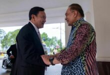 Thaksin travels to Malaysia for talks with PM