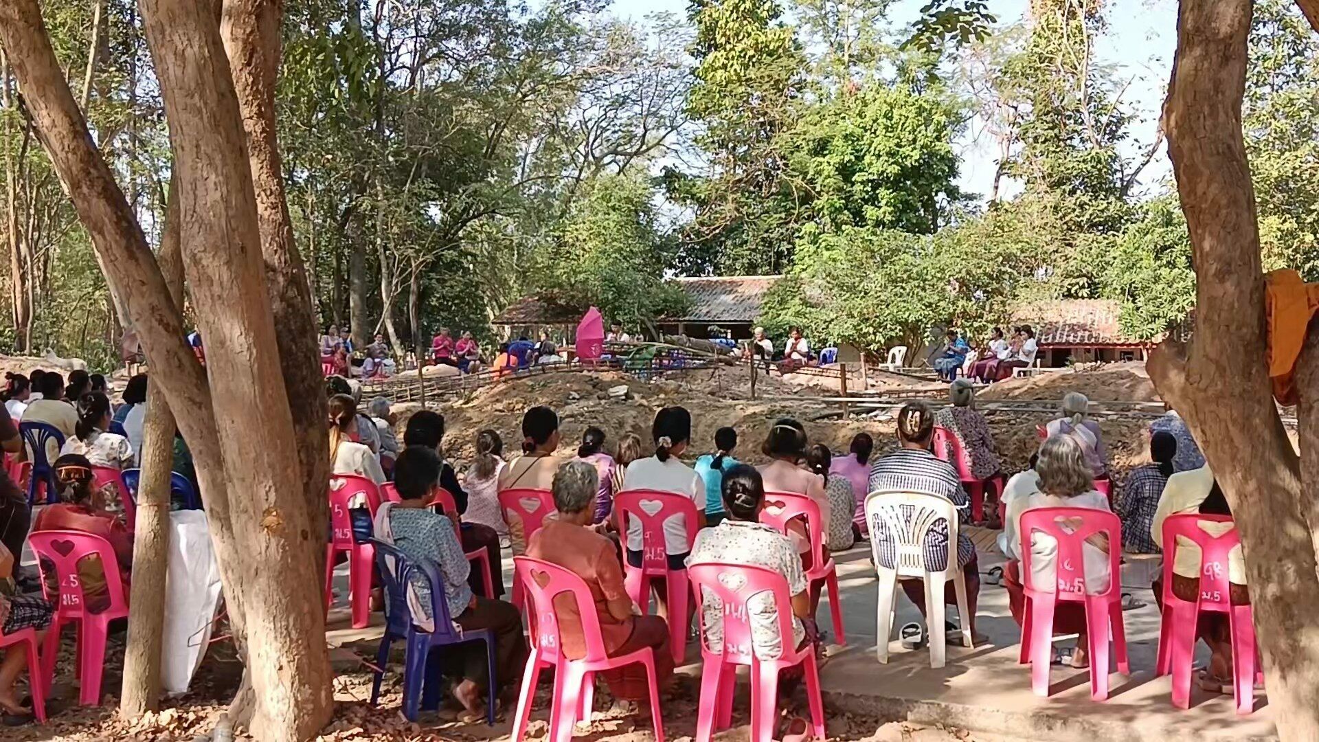 Surin locals hunt lottery numbers at temple ceremony | News by Thaiger