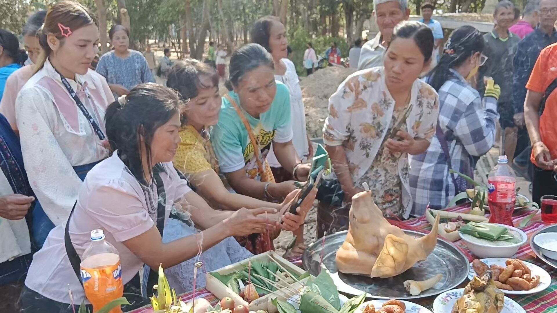 Surin locals hunt lottery numbers at temple ceremony | News by Thaiger