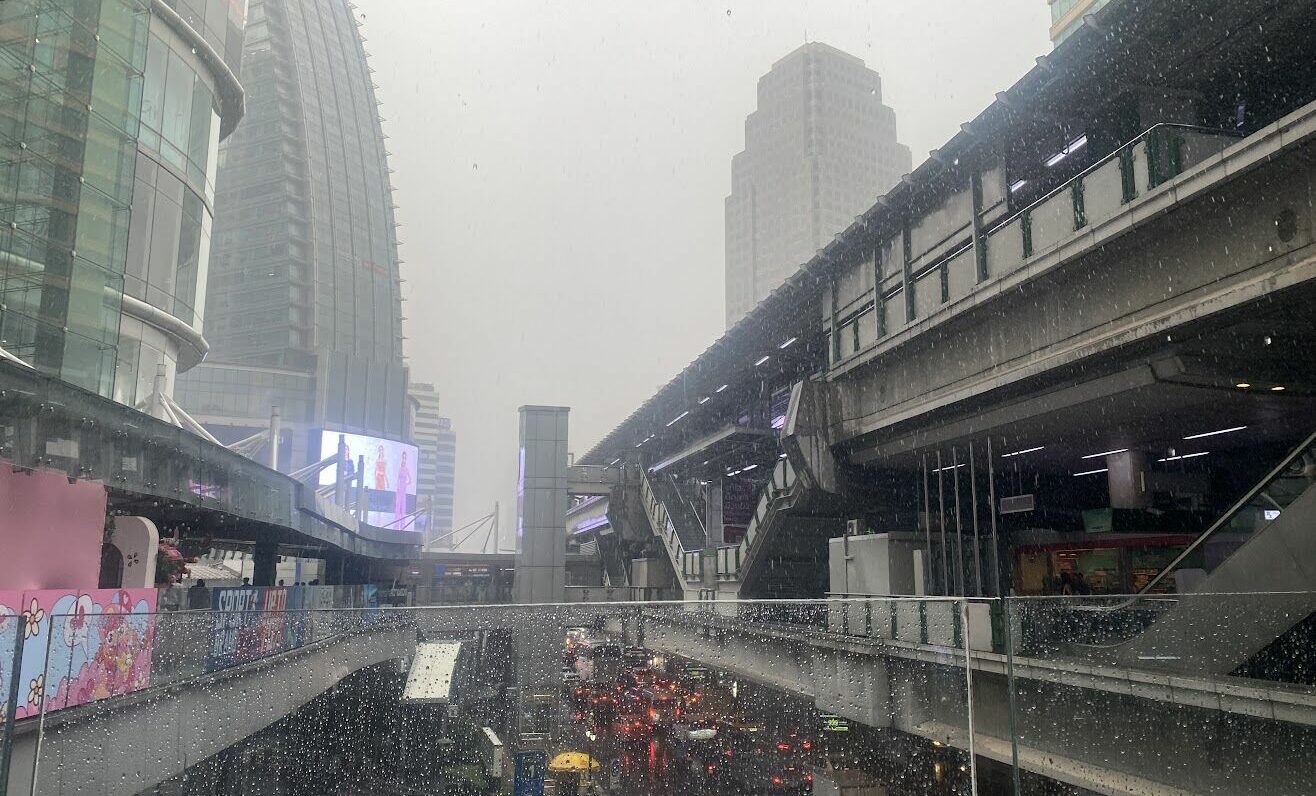 Heavy rainfall to hit Bangkok and 41 provinces tomorrow