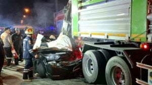 Deadly crash on Western Ring Road: 2 killed, 3 injured