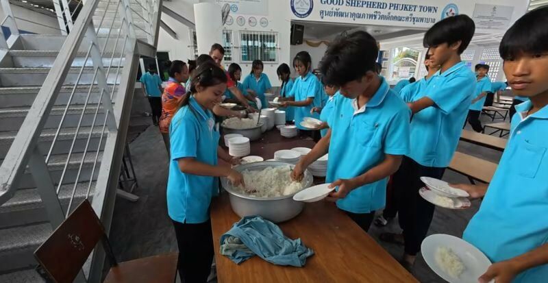 YouTuber exposes Phuket’s shocking slum conditions (video) | News by Thaiger