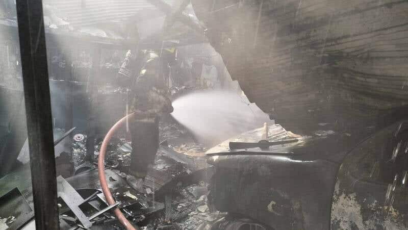 Fiery inferno: Phuket car audio shop blaze torches vehicles | News by Thaiger