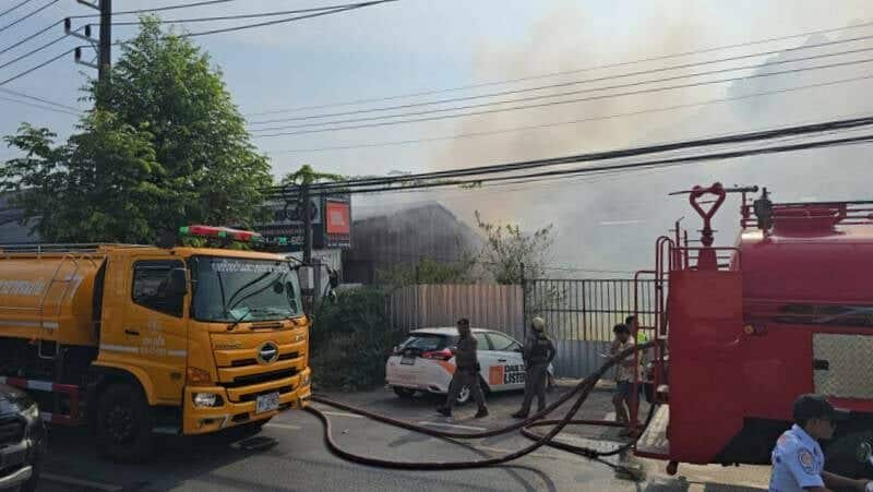 Fiery inferno: Phuket car audio shop blaze torches vehicles | News by Thaiger
