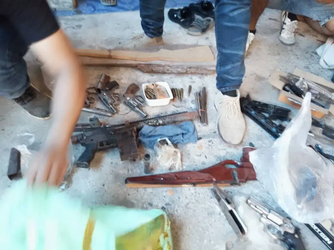 Sisaket police seize illegal firearms cache in major raid | News by Thaiger