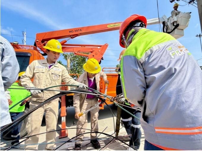 AIS wired to untangle Thailand’s messy power poles | News by Thaiger