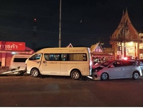 Airport van crashes into traffic pole in Phuket smash | News by Thaiger