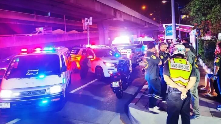 Fast and furious: Bangkok tuk tuk race ends in crash, 3 injured | News by Thaiger