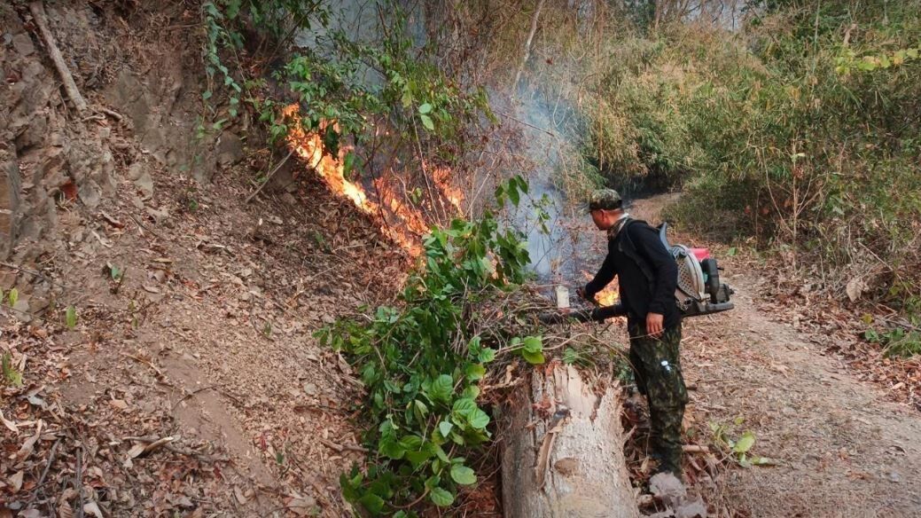 Toxic air terror: Nan goes into lockdown as smog chokes province | News by Thaiger