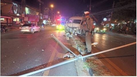 Airport van crashes into traffic pole in Phuket smash | News by Thaiger