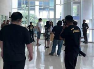 Chinese man assaults staff at Mahidol University, visa revocation urged