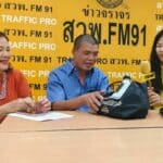 Bangkok taxi driver returns 154,000 baht to Japanese passenger | Thaiger