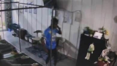 Foot the bill: Smelly foreigner limps away from Thai massage tab