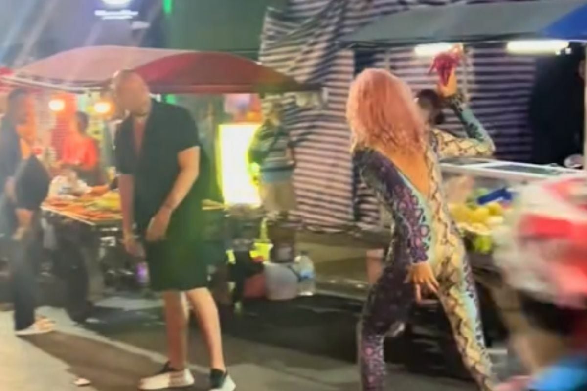 Foreign transwoman and man clash in rose row on Bangla Road